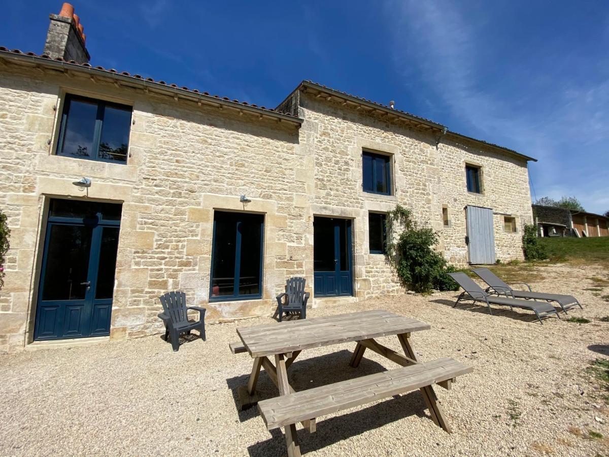 Chateau Des Loups - Les Cypres Echire Exterior photo